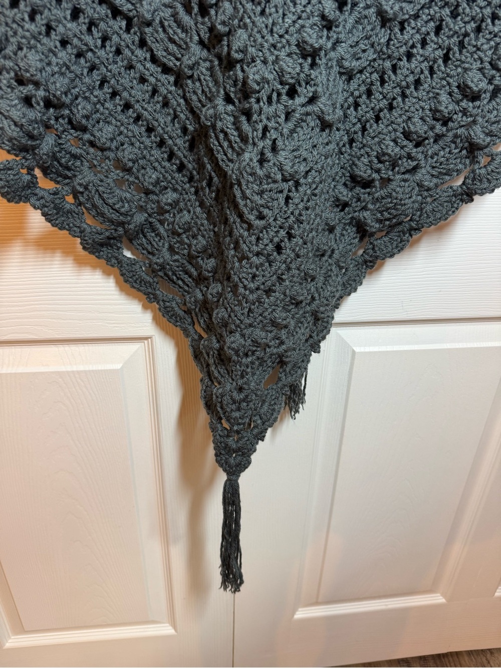 Women's Crochet Open-Front Shawl - Charcoal Gray - Picture 3 of 8